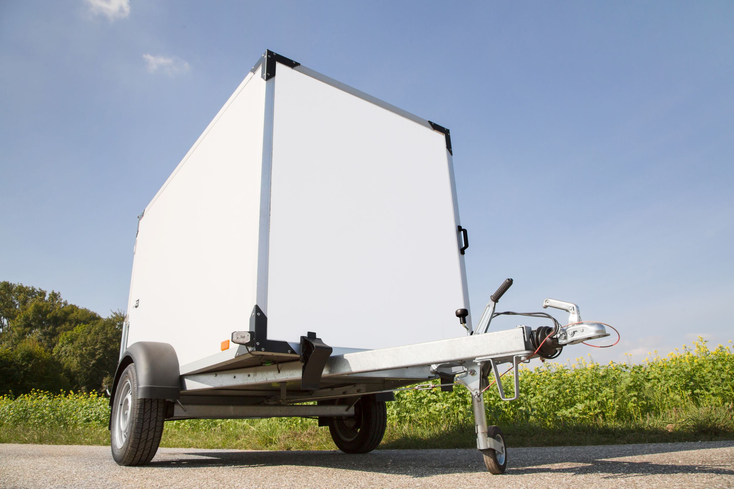 5 Acre Fire Caused by Trailer Tire Blowout